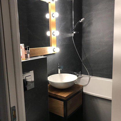 SINK CABINET AND LIGHT BULB MIRROR