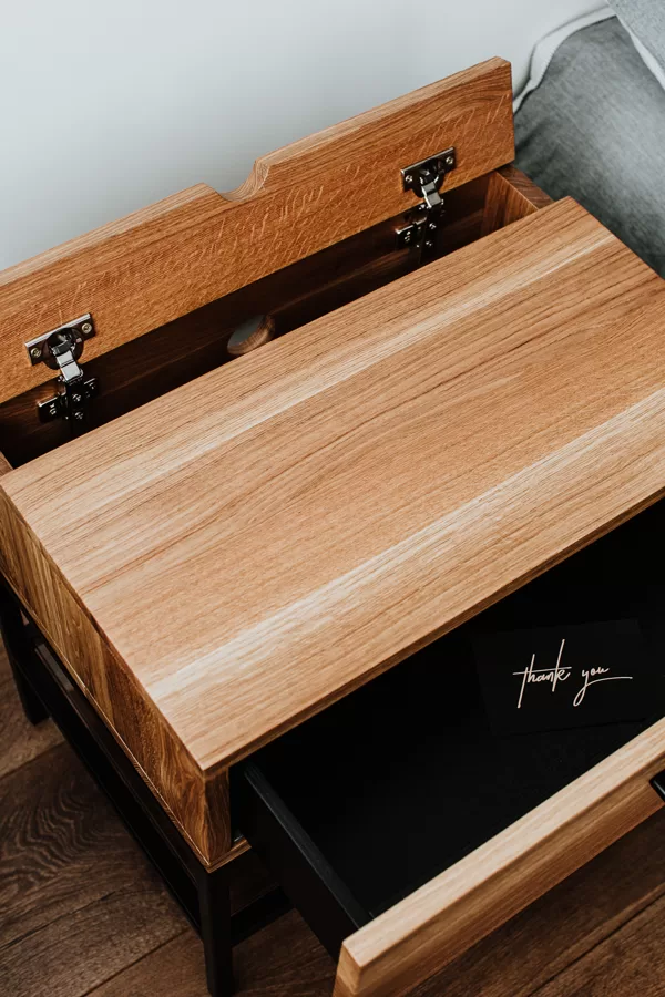 NIGHTSTAND