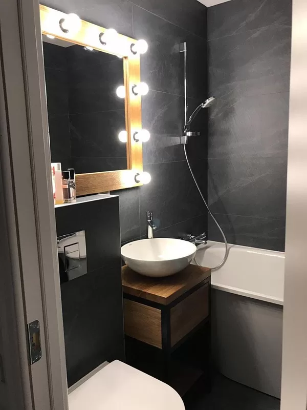 SINK CABINET AND LIGHT BULB MIRROR